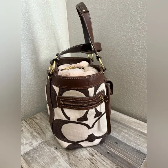 Coach Brown and Cream Shoulder Bag - Picture 4 of 16